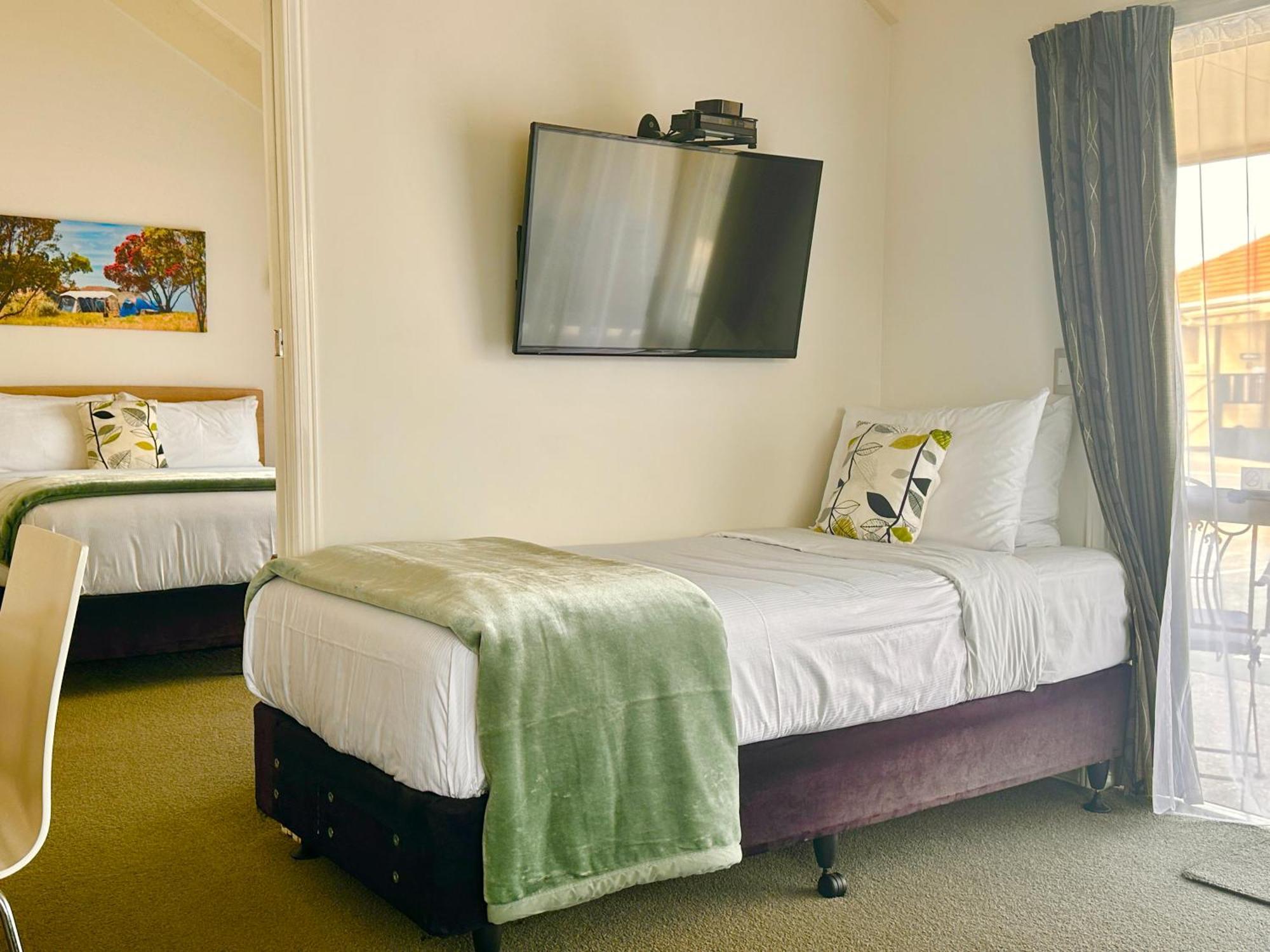 The Olive Motel Coromandel Eksteriør bilde